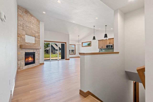 2334 WHISPERING WIND LANE, Howard, WI 54303