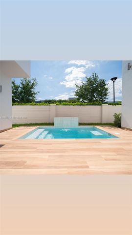10381 NW 67th Terrace, Doral, FL 33178