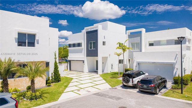 10381 NW 67th Terrace, Doral, FL 33178