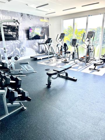 10381 NW 67th Terrace, Doral, FL 33178