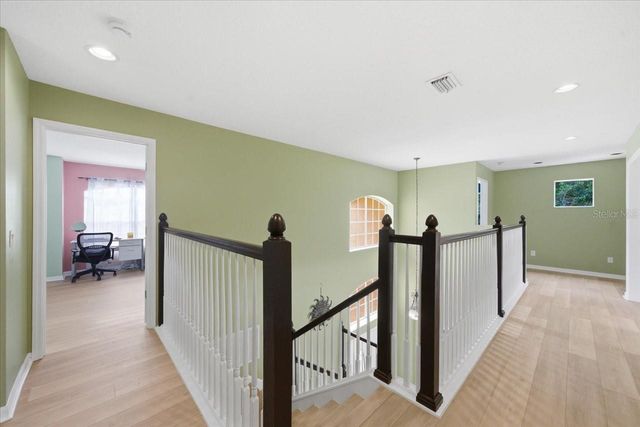 19106 SAINT LAURENT DRIVE, Lutz, FL 33558