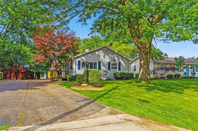 1122 Bel Air Drive NW, North Canton, OH 44720