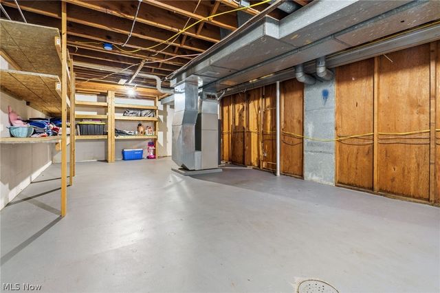 1122 Bel Air Drive NW, North Canton, OH 44720