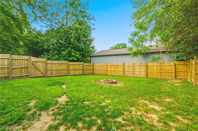 1122 Bel Air Drive NW, North Canton, OH 44720