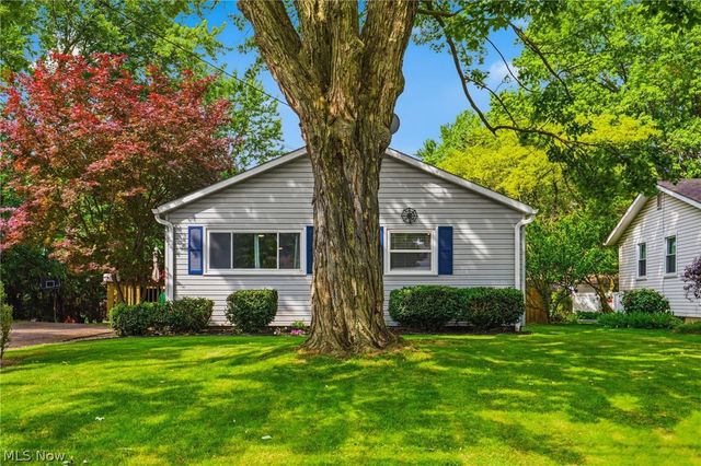 1122 Bel Air Drive NW, North Canton, OH 44720