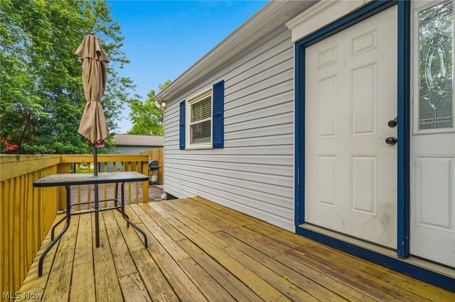 1122 Bel Air Drive NW, North Canton, OH 44720
