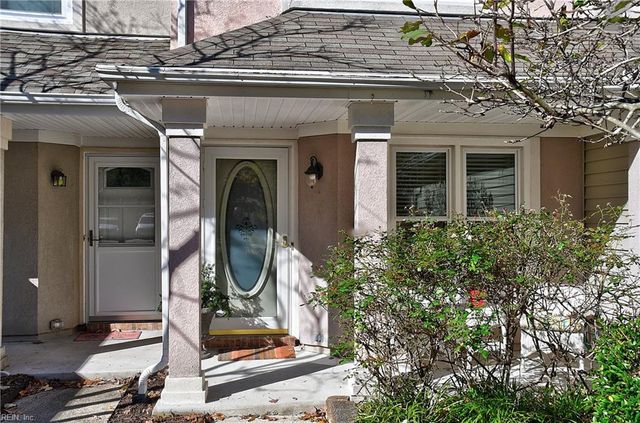 306 Esplanade PL, Chesapeake, VA 23320