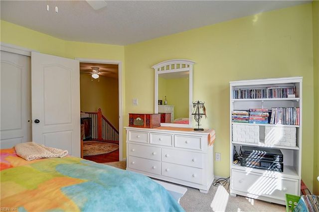 306 Esplanade PL, Chesapeake, VA 23320