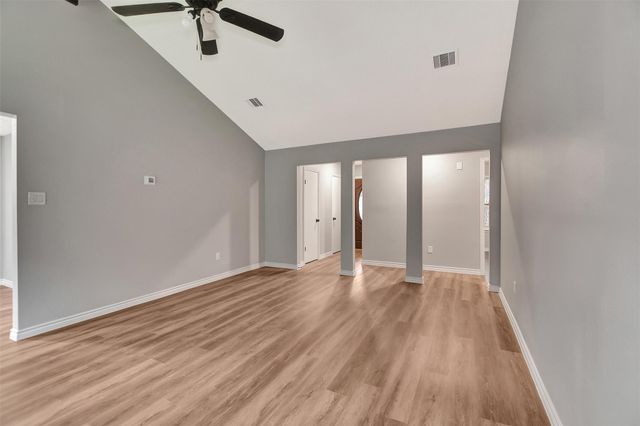 106 N Woodstock Circle Drive, The Woodlands, TX 77381