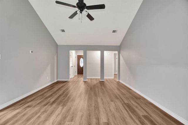 106 N Woodstock Circle Drive, The Woodlands, TX 77381
