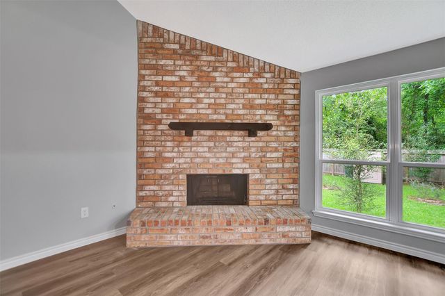 106 N Woodstock Circle Drive, The Woodlands, TX 77381