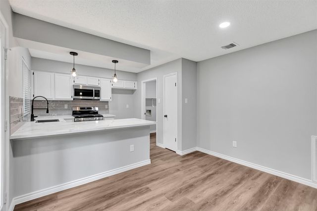 106 N Woodstock Circle Drive, The Woodlands, TX 77381