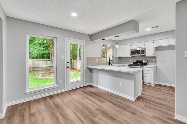 106 N Woodstock Circle Drive, The Woodlands, TX 77381