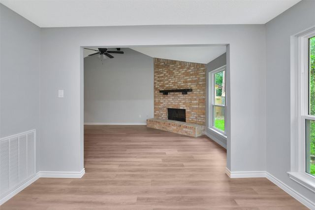 106 N Woodstock Circle Drive, The Woodlands, TX 77381