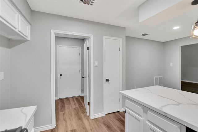 106 N Woodstock Circle Drive, The Woodlands, TX 77381