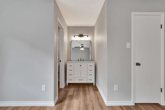 106 N Woodstock Circle Drive, The Woodlands, TX 77381