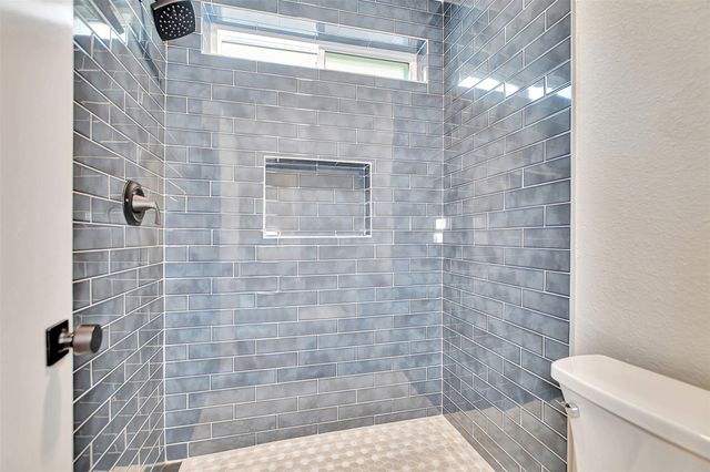 106 N Woodstock Circle Drive, The Woodlands, TX 77381