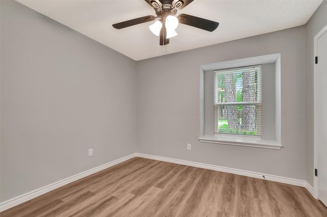 106 N Woodstock Circle Drive, The Woodlands, TX 77381