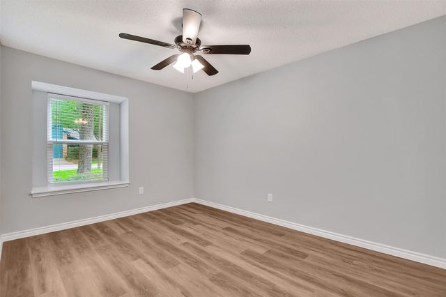 106 N Woodstock Circle Drive, The Woodlands, TX 77381