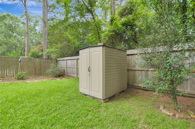 106 N Woodstock Circle Drive, The Woodlands, TX 77381