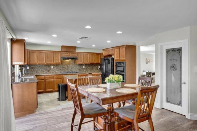 890 Via La Venta, San Marcos, CA 92069