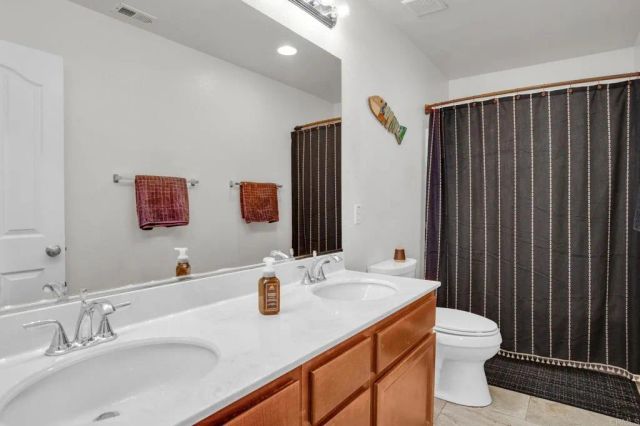 890 Via La Venta, San Marcos, CA 92069