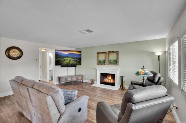 890 Via La Venta, San Marcos, CA 92069