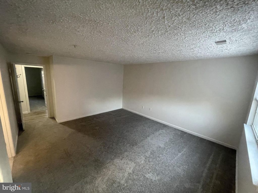 Image 5 of property listing at 11248 HANNAH WAY #8, Upper Marlboro, MD 20774