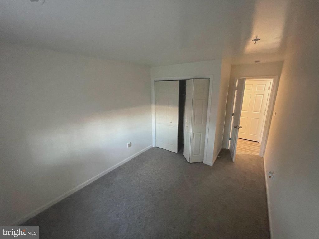 Image 9 of property listing at 11248 HANNAH WAY #8, Upper Marlboro, MD 20774