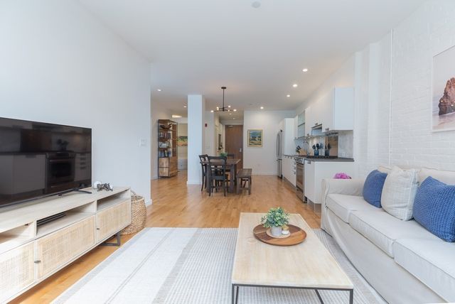 346 Congress 209, Boston, MA 02110