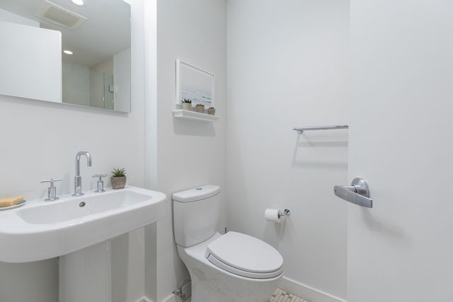 346 Congress 209, Boston, MA 02110