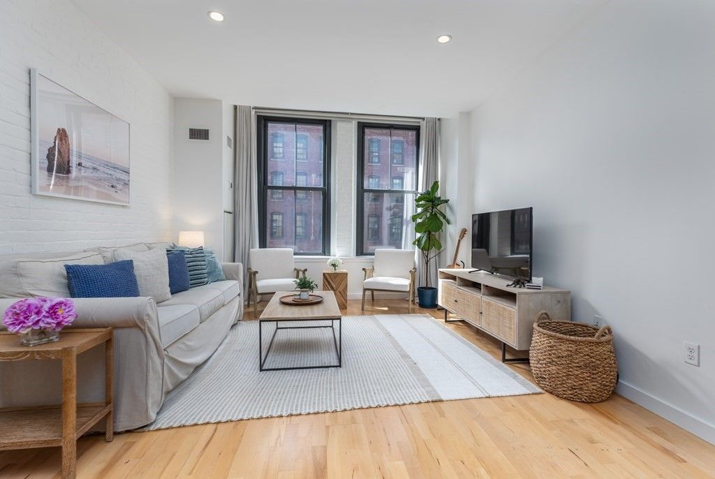 346 Congress 209, Boston, MA 02110