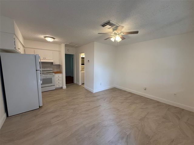 810 SE 18th Street 6, Fort Lauderdale, FL 33316