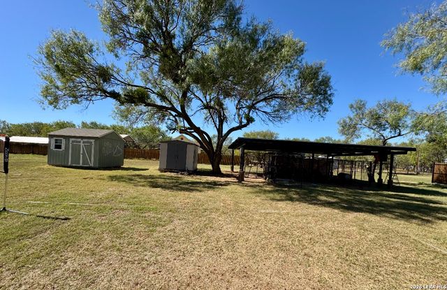 5980 Smith, Von Ormy, TX 78073