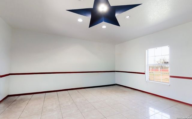 5980 Smith, Von Ormy, TX 78073