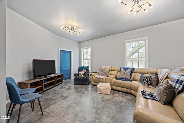 2016 Aramanche Drive, Burlington, NC 27215