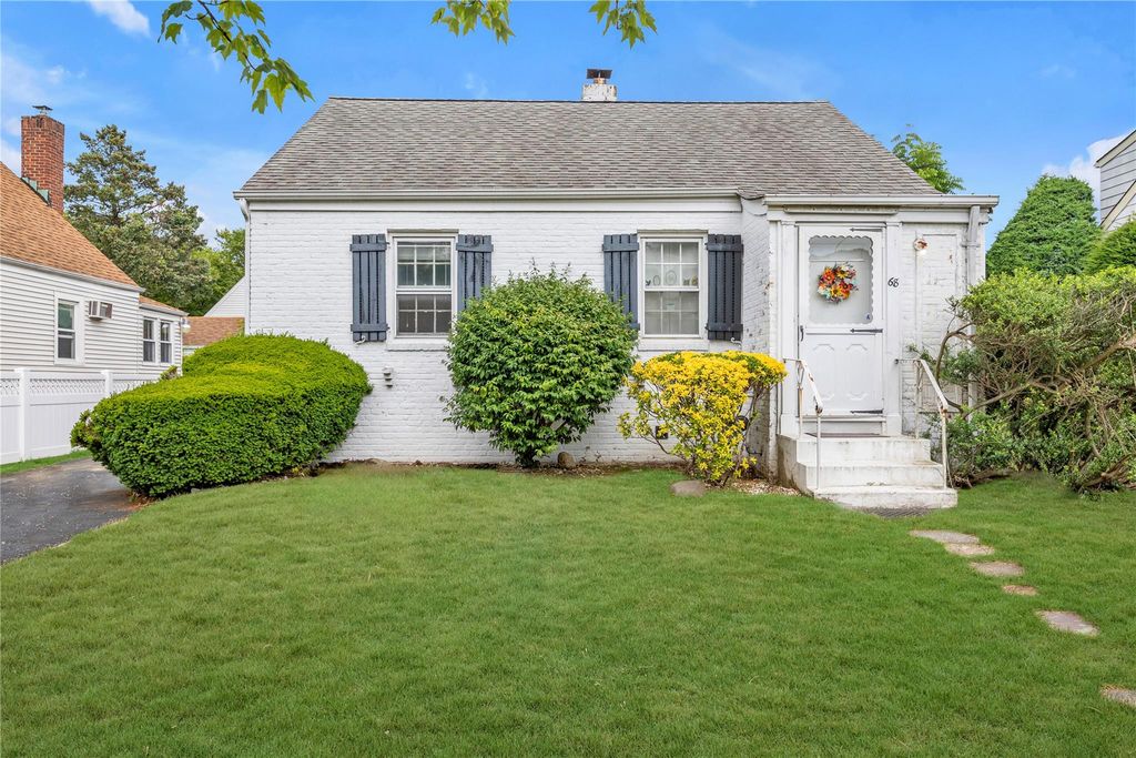 68 Moore Street, New Hyde Park, NY 11040
