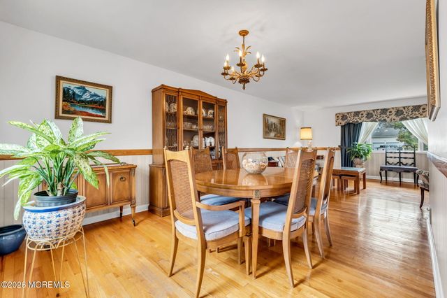 42 Riveredge Road, Tinton Falls, NJ 07724