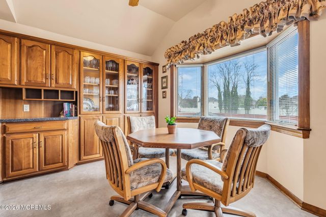 42 Riveredge Road, Tinton Falls, NJ 07724