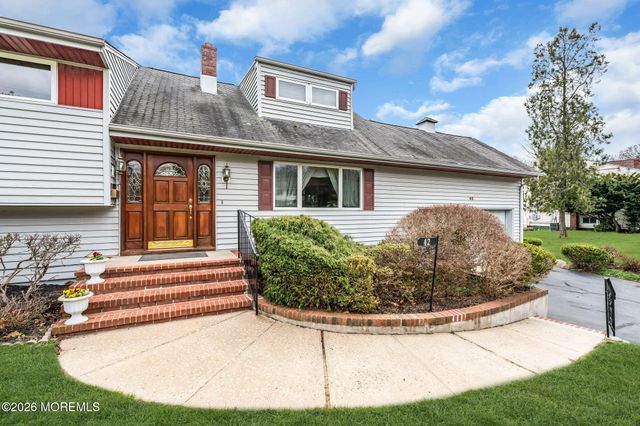 42 Riveredge Road, Tinton Falls, NJ 07724