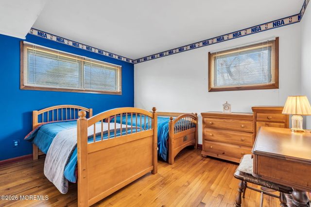 42 Riveredge Road, Tinton Falls, NJ 07724