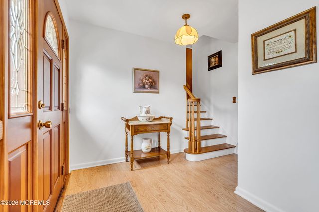 42 Riveredge Road, Tinton Falls, NJ 07724