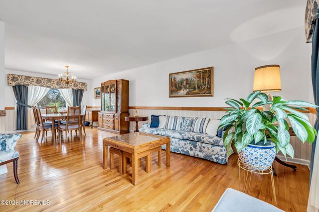42 Riveredge Road, Tinton Falls, NJ 07724