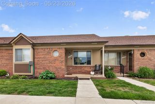 17207 Kingsbrooke Drive, Clinton Charter Township, MI 48038