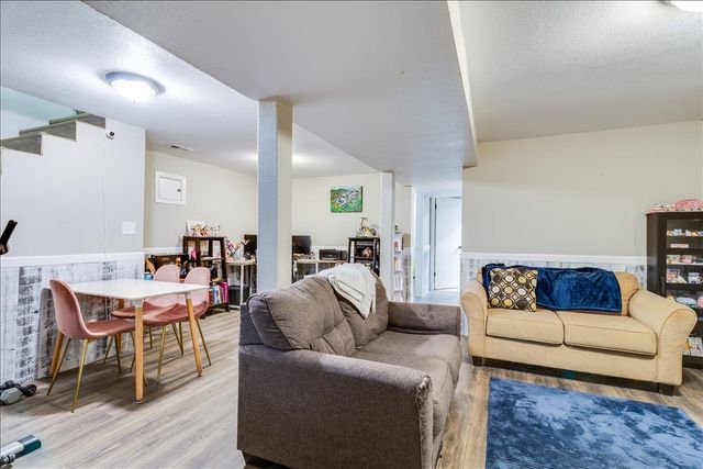 1233 N Woodlawn Blvd, Derby, KS 67037