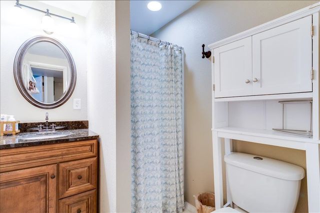 1233 N Woodlawn Blvd, Derby, KS 67037
