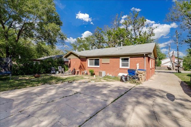 1233 N Woodlawn Blvd, Derby, KS 67037