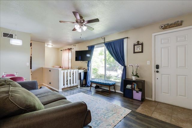 1233 N Woodlawn Blvd, Derby, KS 67037