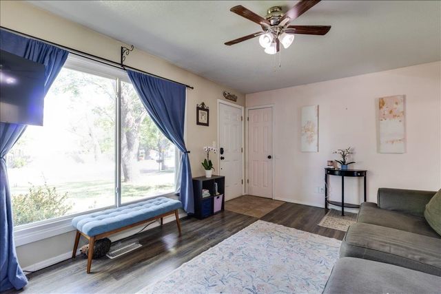 1233 N Woodlawn Blvd, Derby, KS 67037