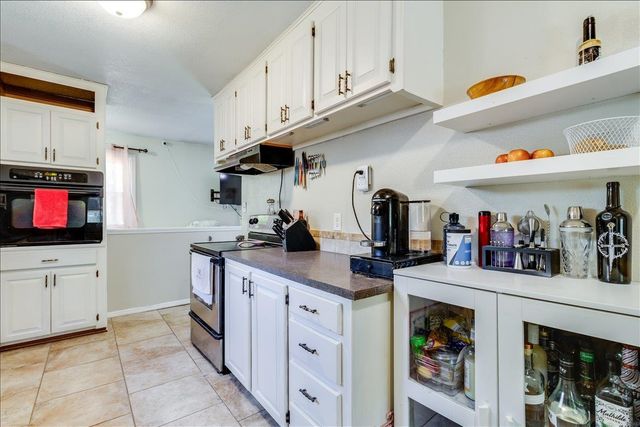 1233 N Woodlawn Blvd, Derby, KS 67037